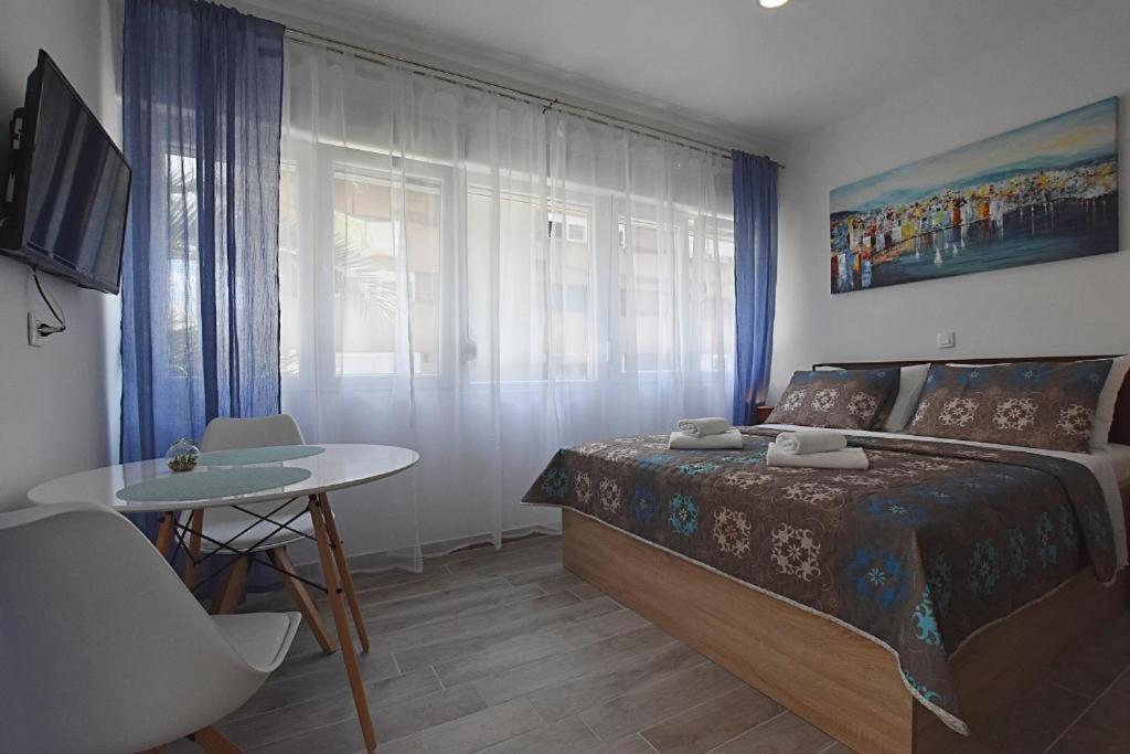 Roko & Borna Self Check - In Zadar Luaran gambar