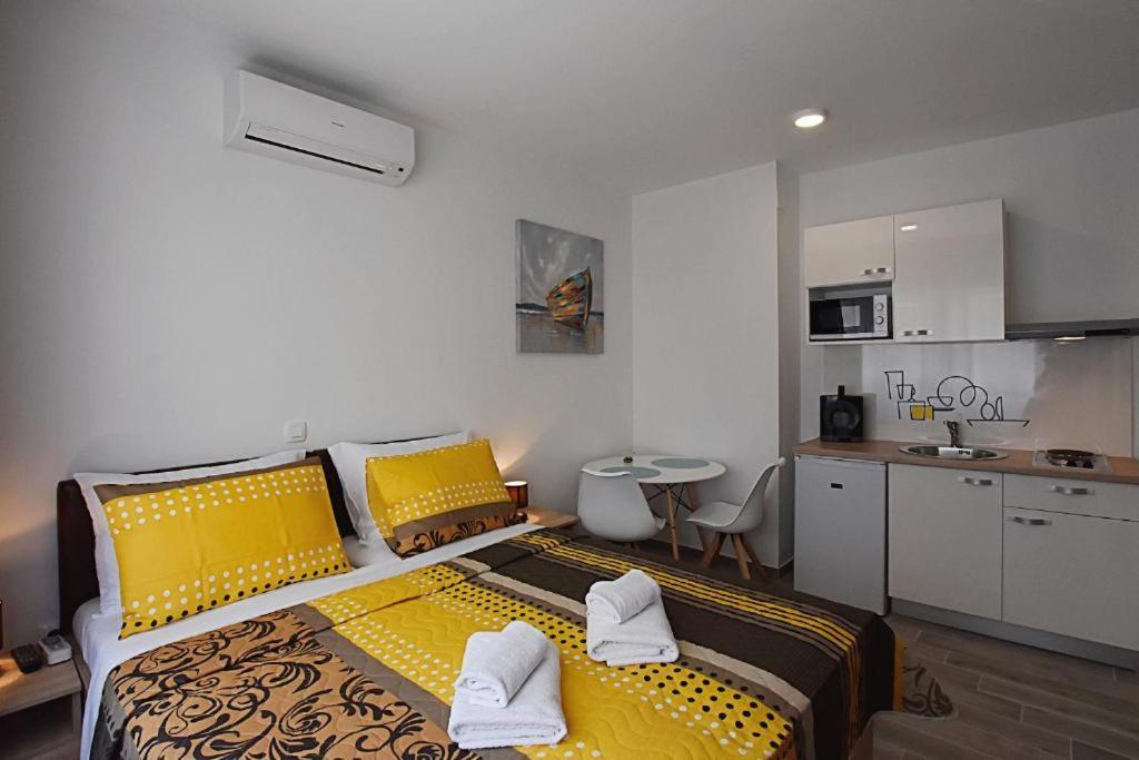 Roko & Borna Self Check - In Zadar Luaran gambar