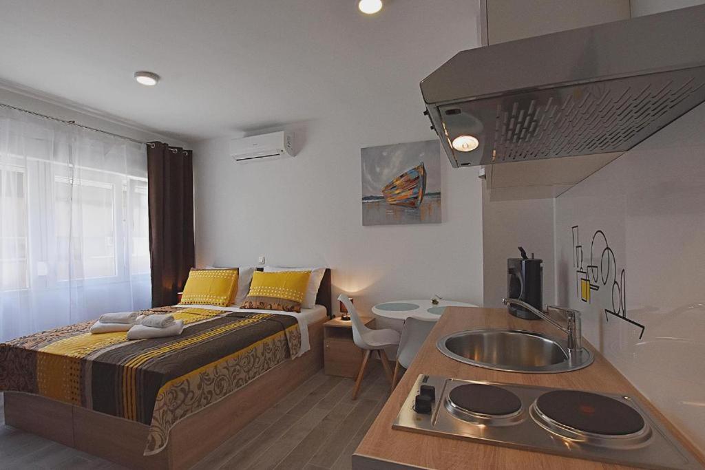 Roko & Borna Self Check - In Zadar Luaran gambar